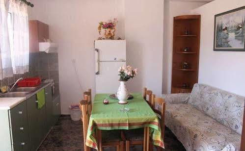 Yannis Pothoulakis Apartments Almirida エクステリア 写真